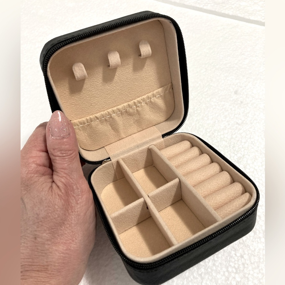Black Jewelry Organizer
